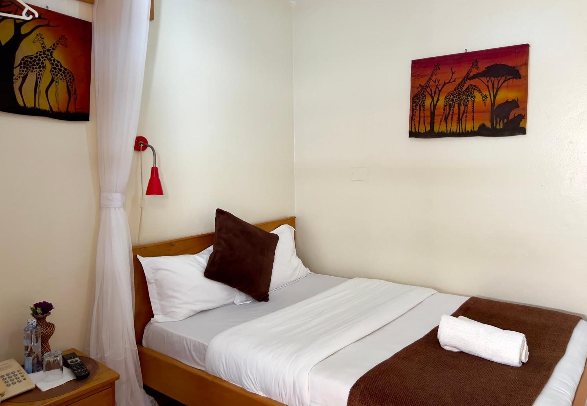 Sunset Hotel Энтеббе Экстерьер фото