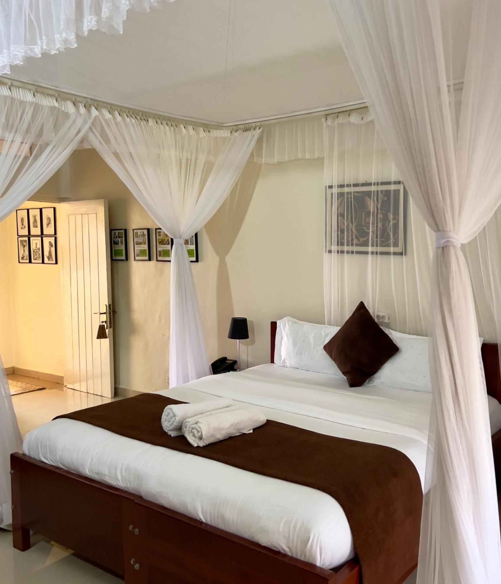 Sunset Hotel Энтеббе Экстерьер фото