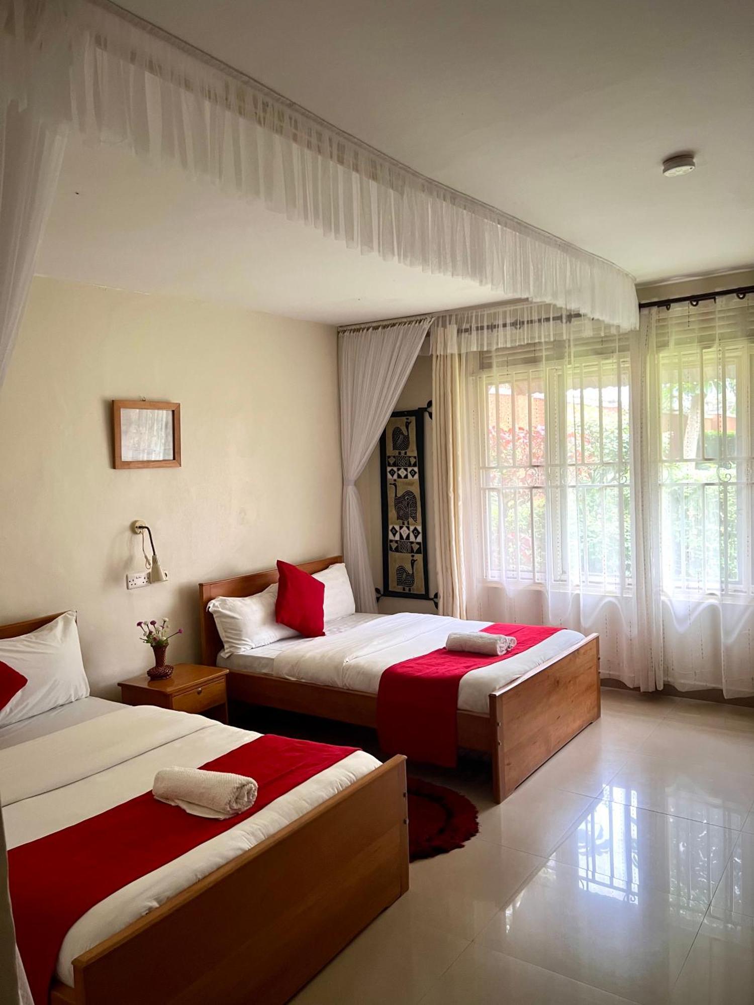 Sunset Hotel Энтеббе Экстерьер фото