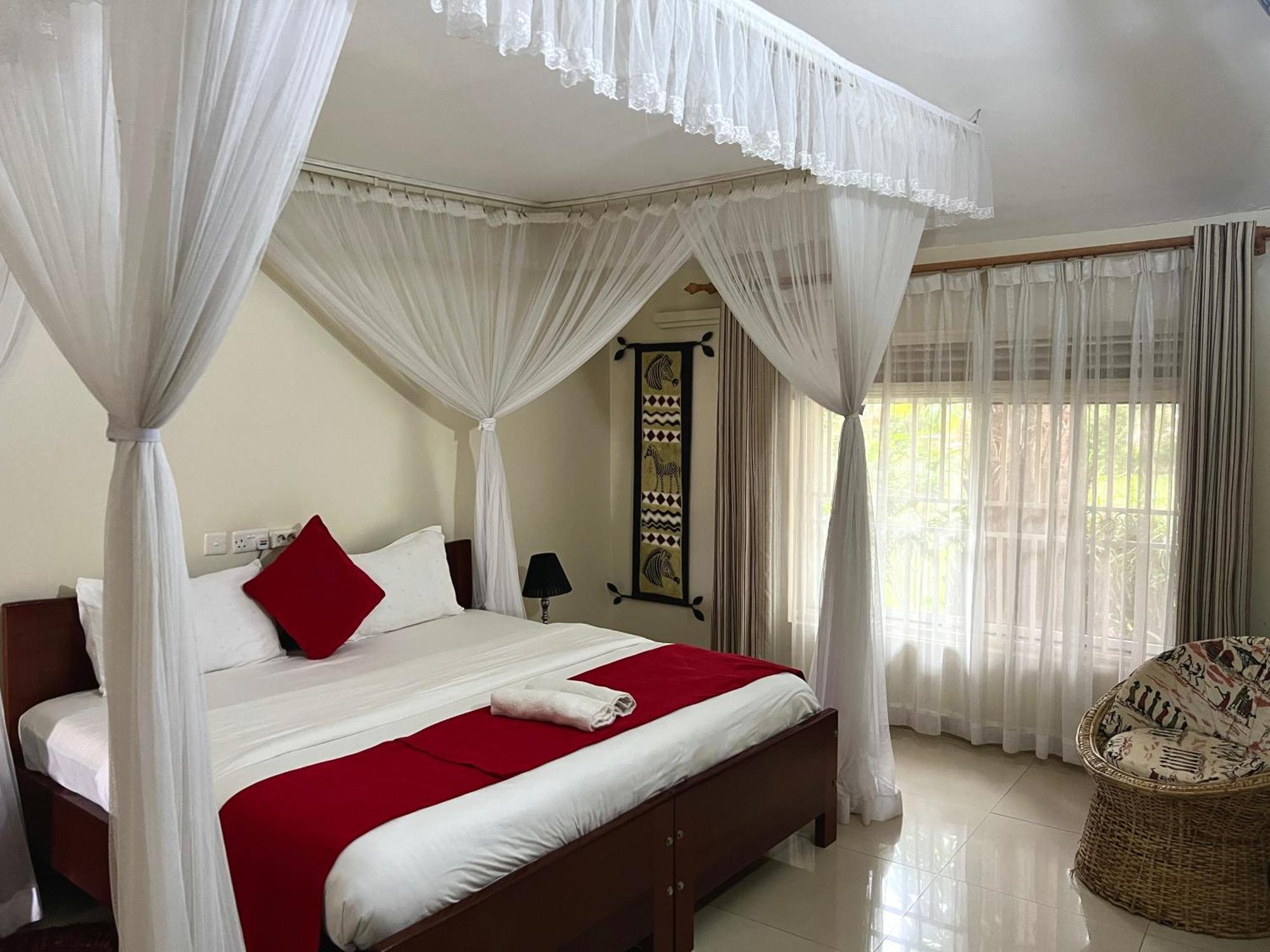 Sunset Hotel Энтеббе Экстерьер фото