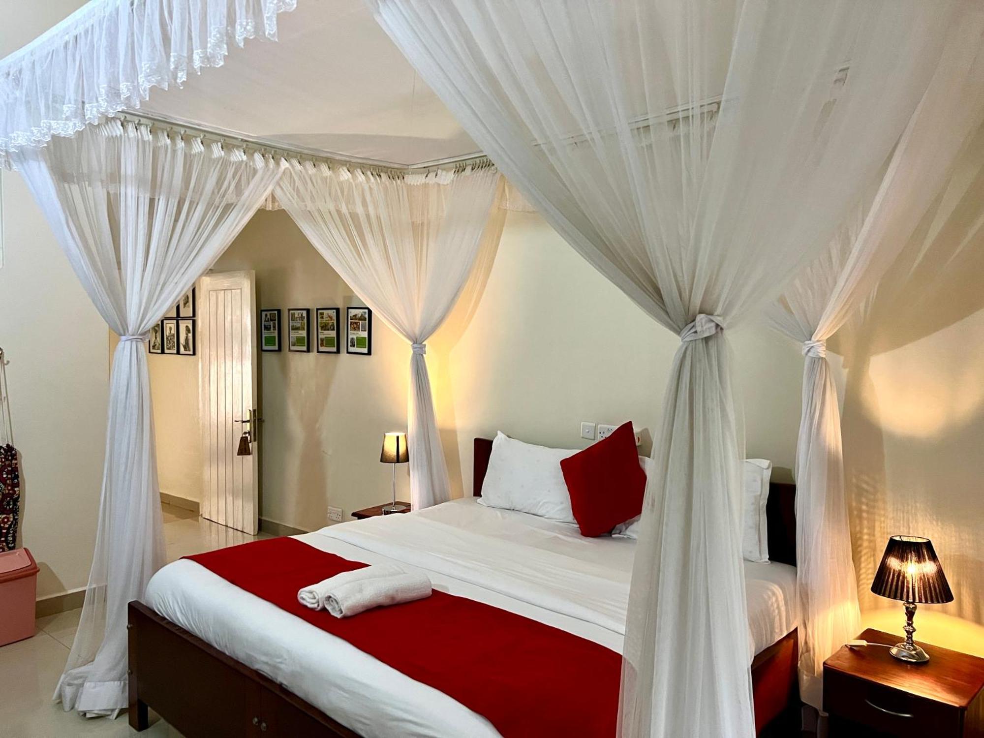 Sunset Hotel Энтеббе Экстерьер фото